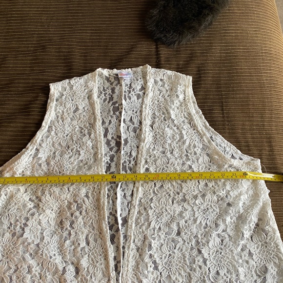 LuLaRoe Joy X-LARGE, Ivory. NWT, small flaw in back. See photo. - Picture 9 of 9